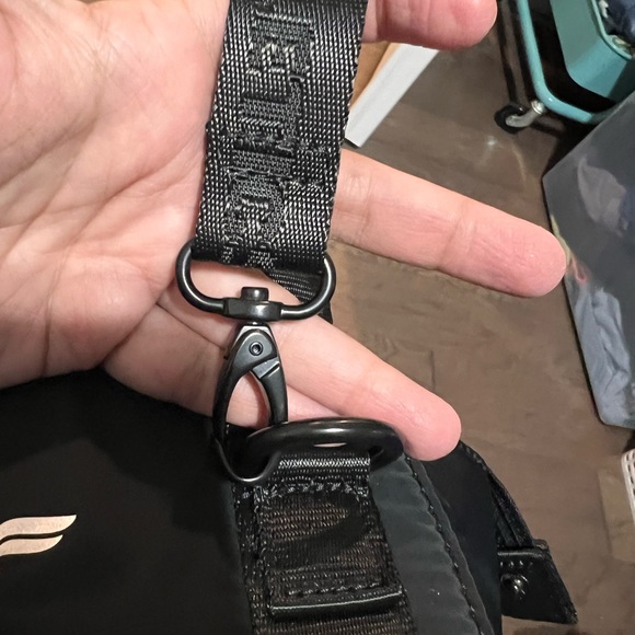 Fabletics Crossbody Bag - Picture 12 of 12